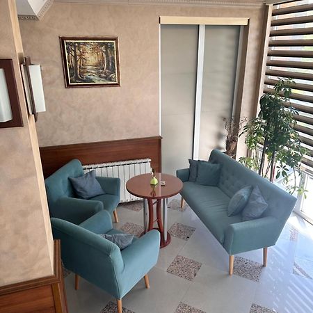 Hotel Milenium Lukavac Buitenkant foto