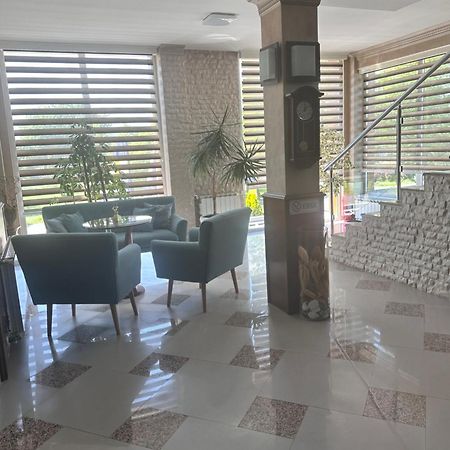Hotel Milenium Lukavac Buitenkant foto