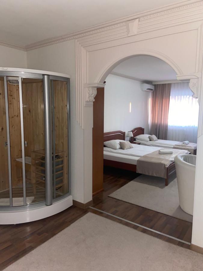 Hotel Milenium Lukavac Buitenkant foto