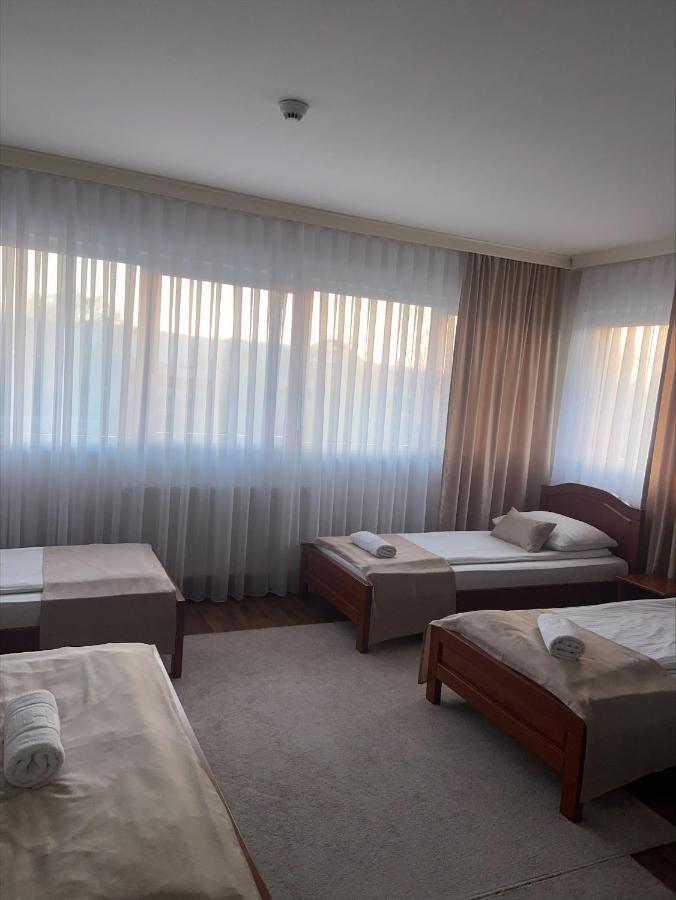 Hotel Milenium Lukavac Buitenkant foto