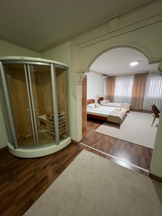 Hotel Milenium Lukavac Buitenkant foto