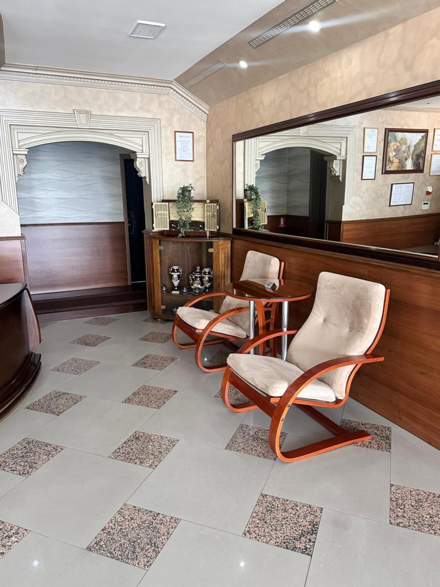 Hotel Milenium Lukavac Buitenkant foto