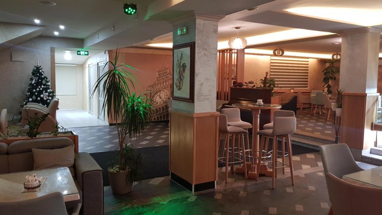 Hotel Milenium Lukavac Buitenkant foto