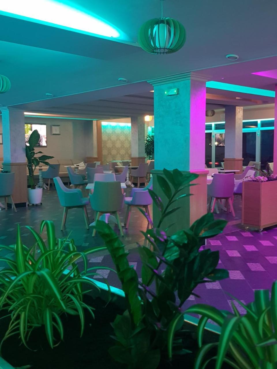 Hotel Milenium Lukavac Buitenkant foto