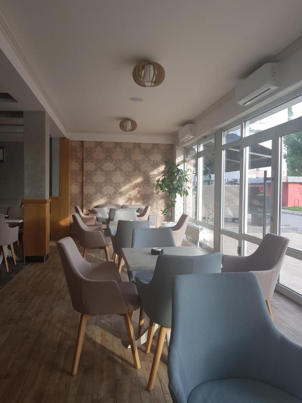 Hotel Milenium Lukavac Buitenkant foto